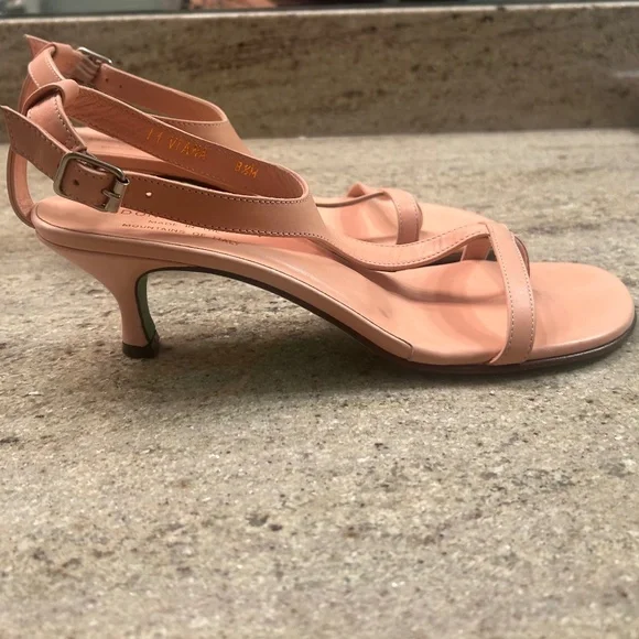 New! Gorgeous Powder Pink Leather Donald Pliner Kitten Heel Sandals - Picture 5 of 9